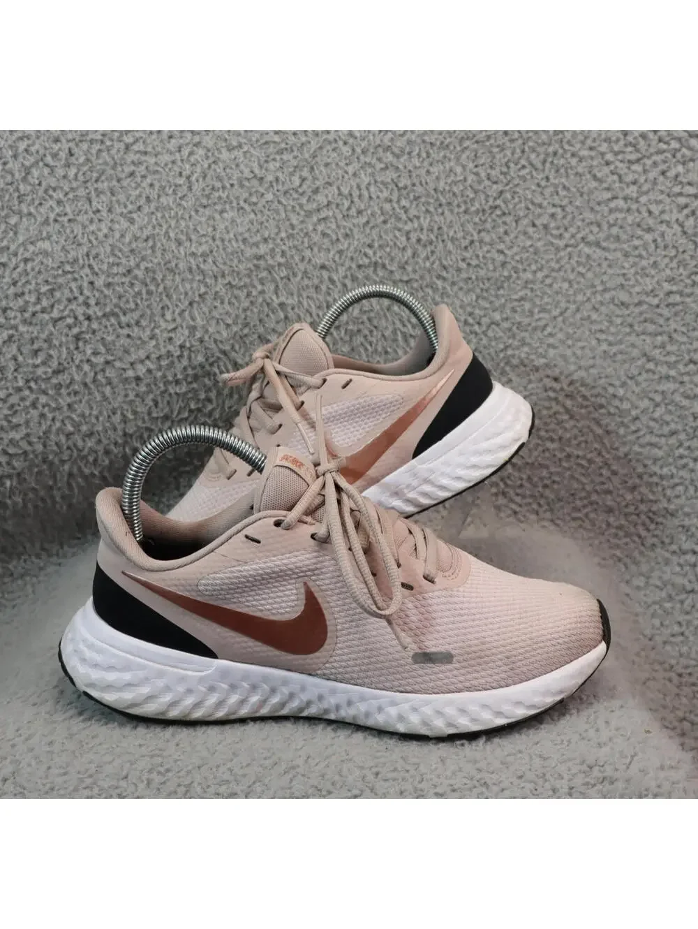 Nike Women sz 8 Revolution 5 BQ3207-600 Pink Running Gym